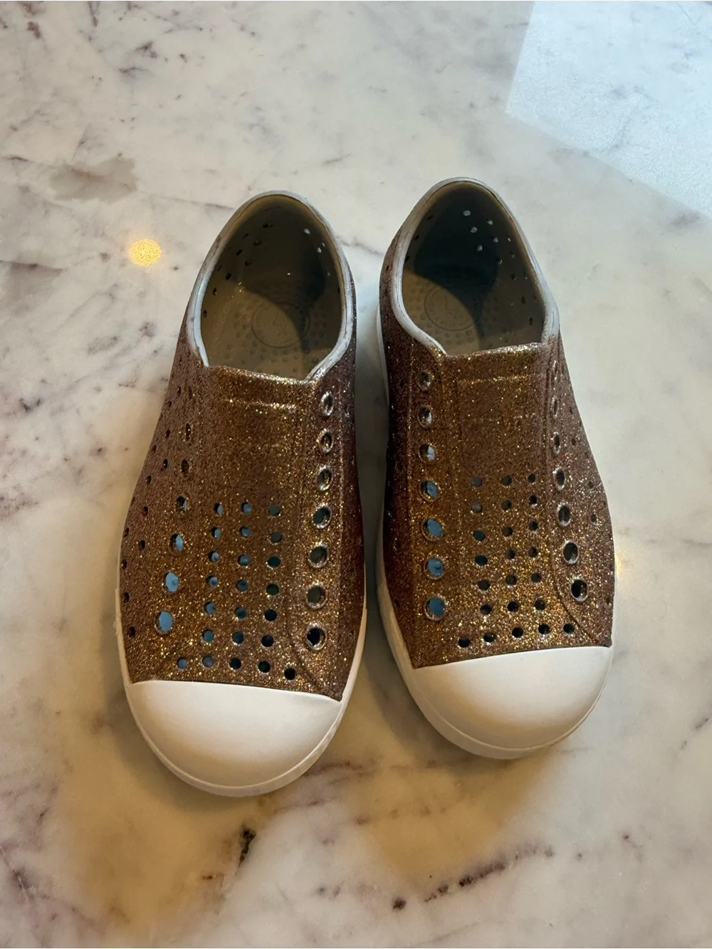 Native Kids Glitter Slip-On Water Shoes - Rose Gold